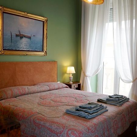 Appartamento Di Fronte Al Mare By Apulia Accommodation Бари Екстериор снимка