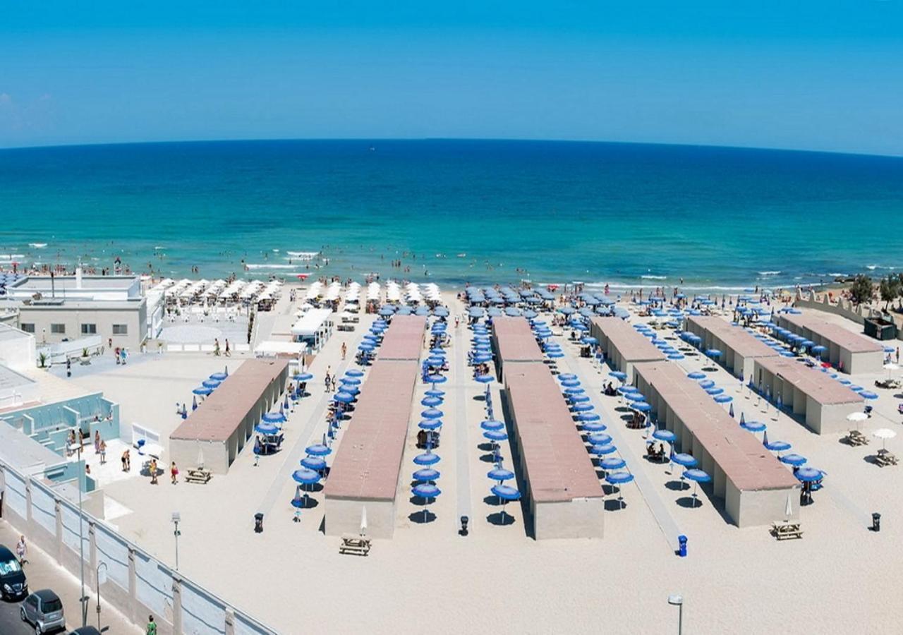 Appartamento Di Fronte Al Mare By Apulia Accommodation Бари Екстериор снимка