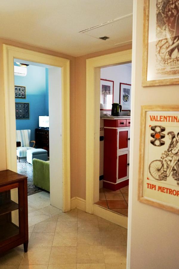 Appartamento Di Fronte Al Mare By Apulia Accommodation Бари Екстериор снимка