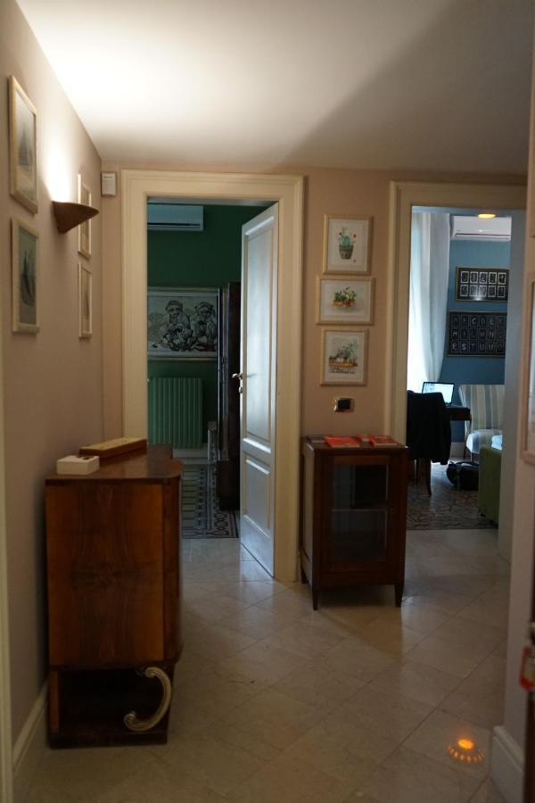 Appartamento Di Fronte Al Mare By Apulia Accommodation Бари Екстериор снимка
