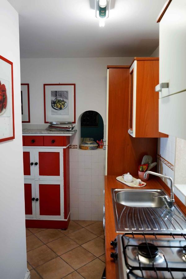 Appartamento Di Fronte Al Mare By Apulia Accommodation Бари Екстериор снимка