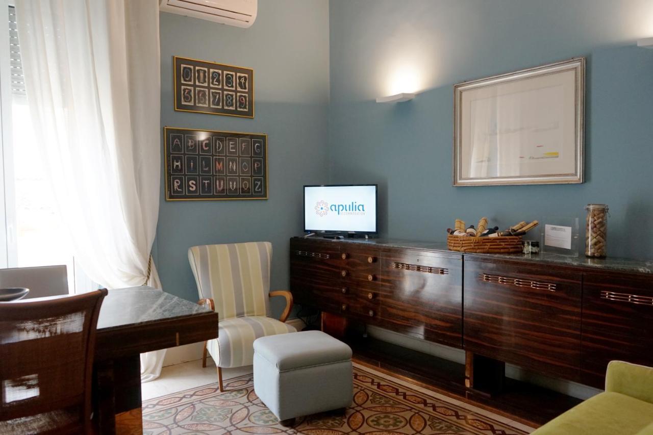 Appartamento Di Fronte Al Mare By Apulia Accommodation Бари Екстериор снимка