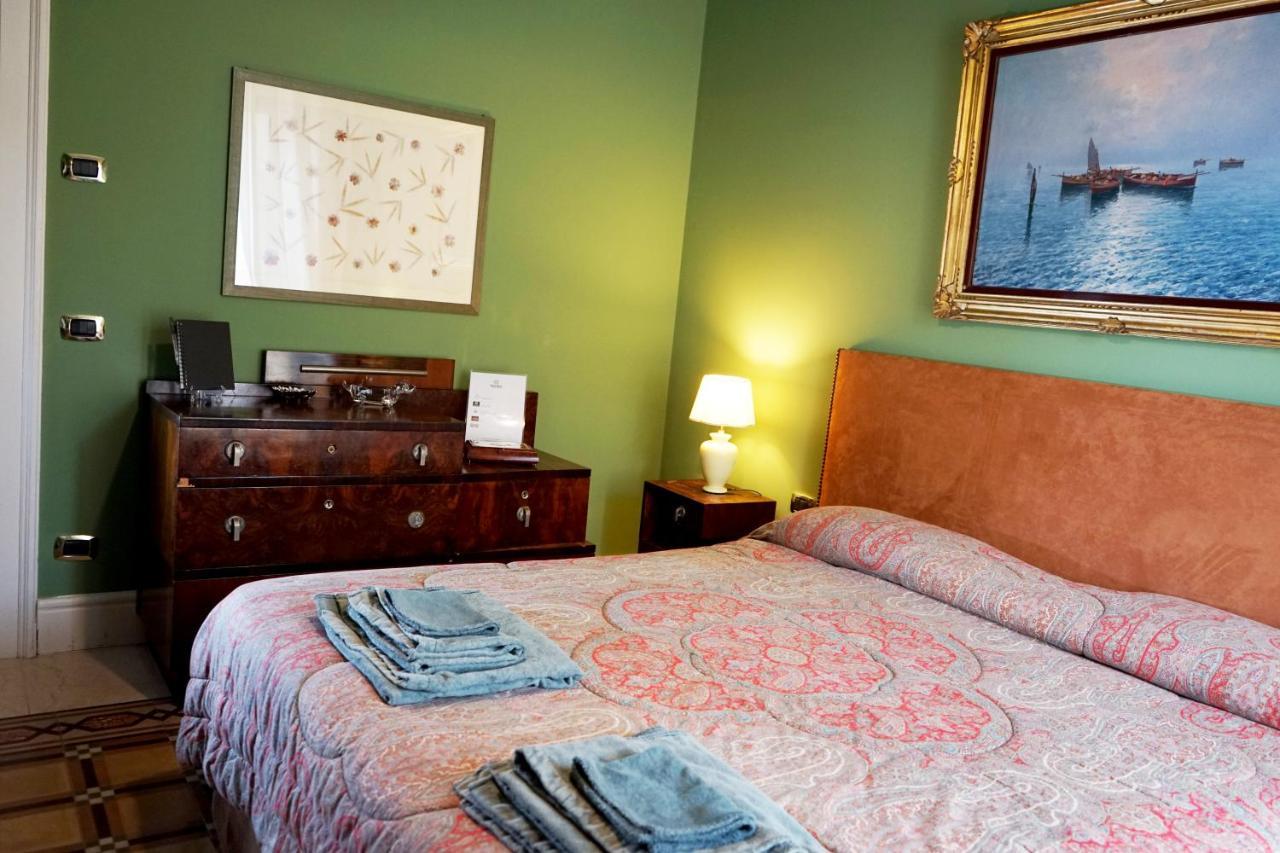 Appartamento Di Fronte Al Mare By Apulia Accommodation Бари Екстериор снимка